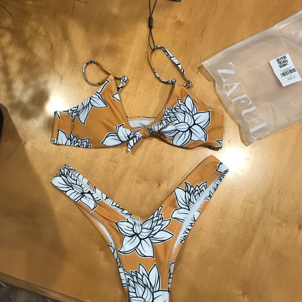 Unworn Zaful bathing suit